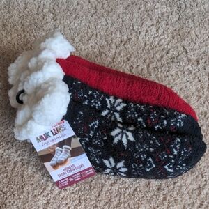 NWT Muk Luks Short Cabin Socks